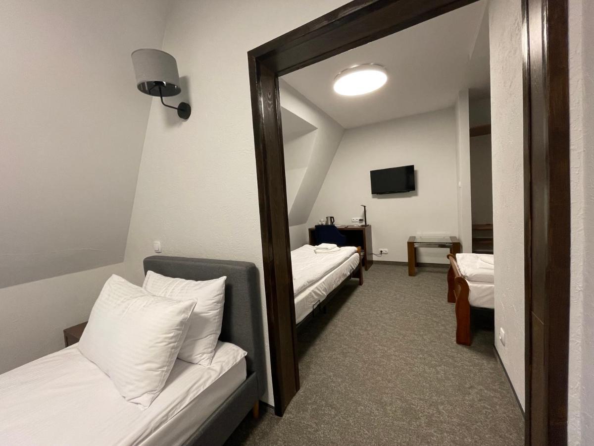 Hotel Red Островець-Свентокшиський Екстер'єр фото
