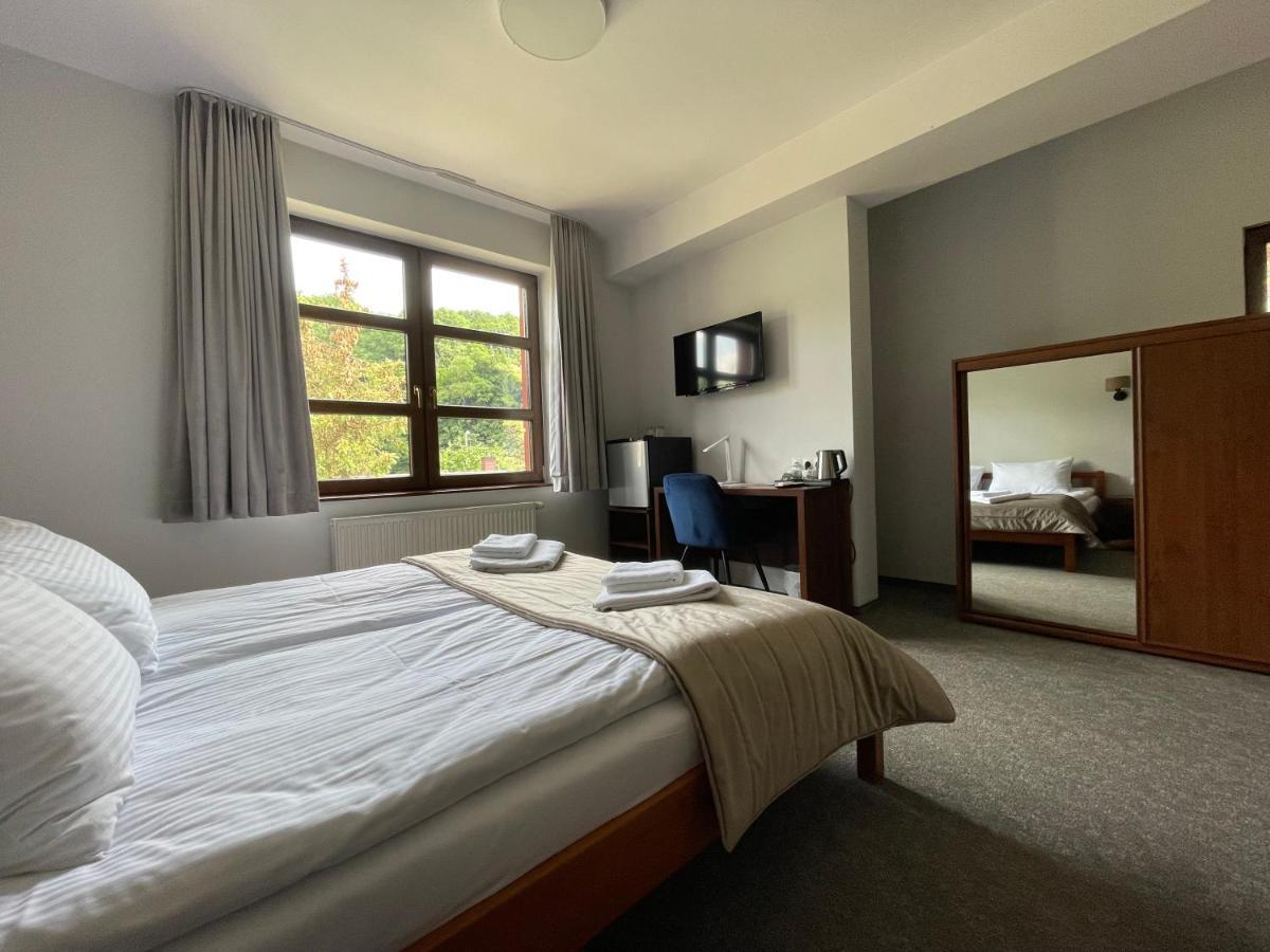 Hotel Red Островець-Свентокшиський Екстер'єр фото