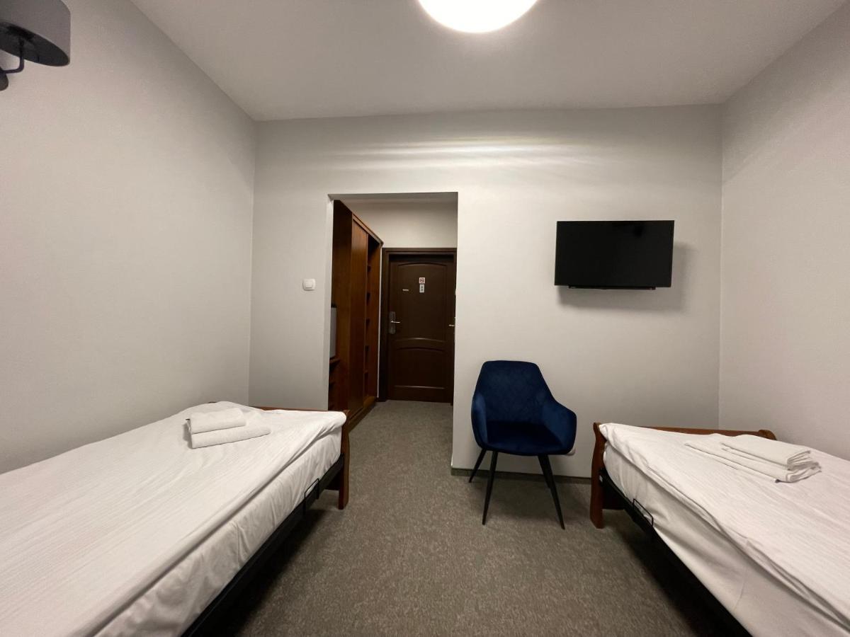 Hotel Red Островець-Свентокшиський Екстер'єр фото